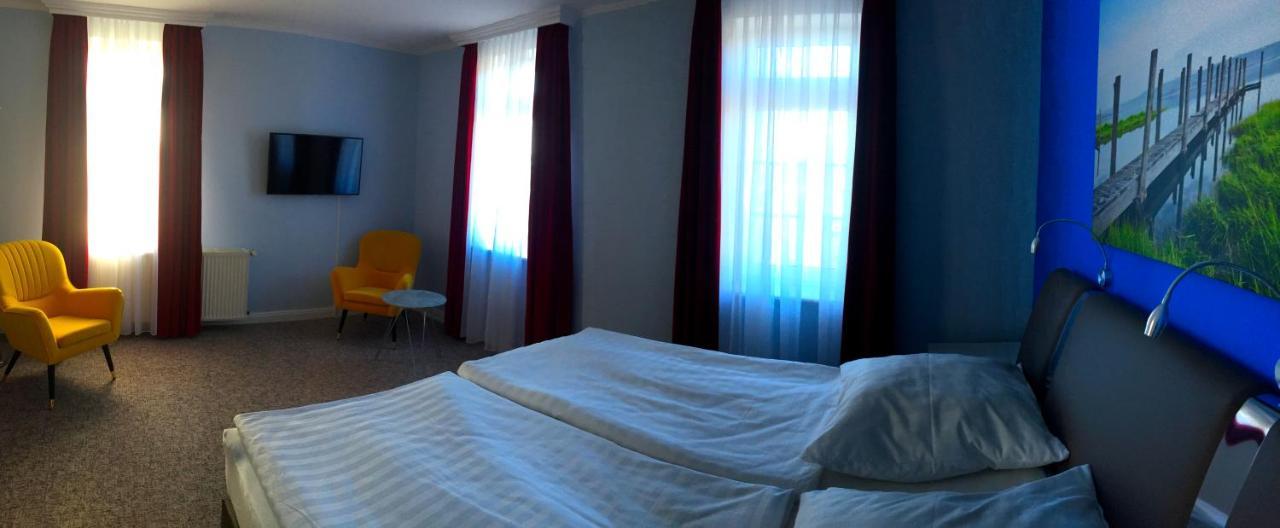 Seehotel Louise Dannenwalde Esterno foto