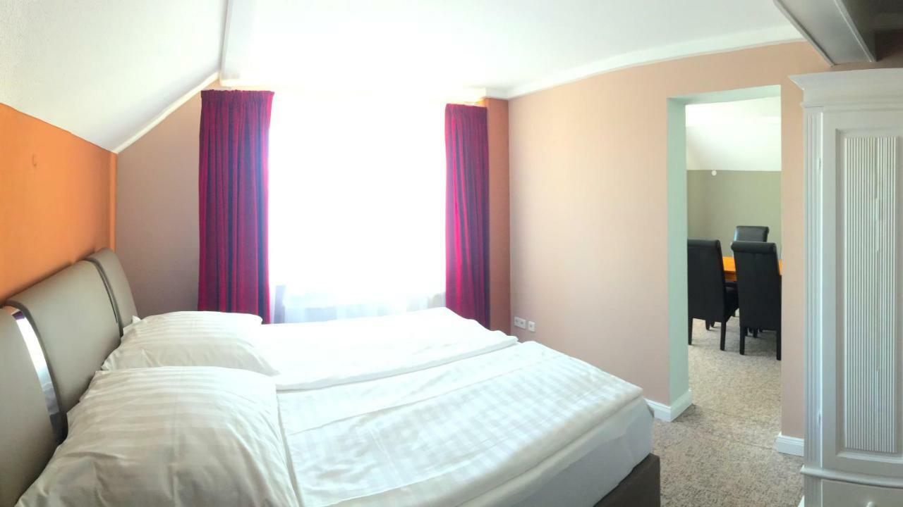 Seehotel Louise Dannenwalde Esterno foto