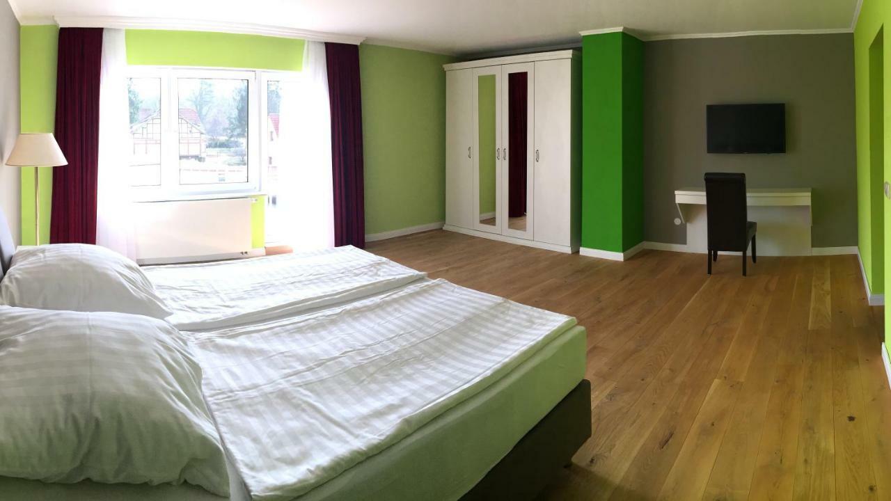 Seehotel Louise Dannenwalde Esterno foto